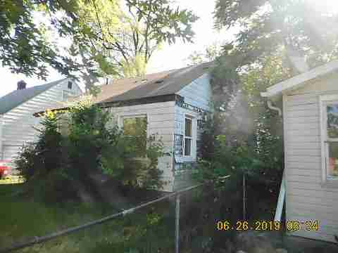 16184 Strathmoor (7)_m.jpg